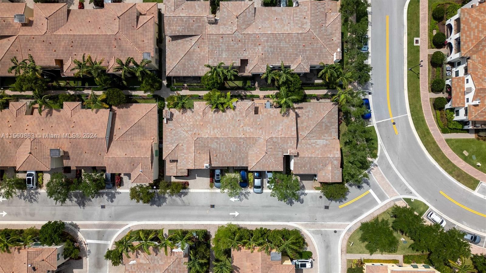 SAWGRASS LAKES - Residential
