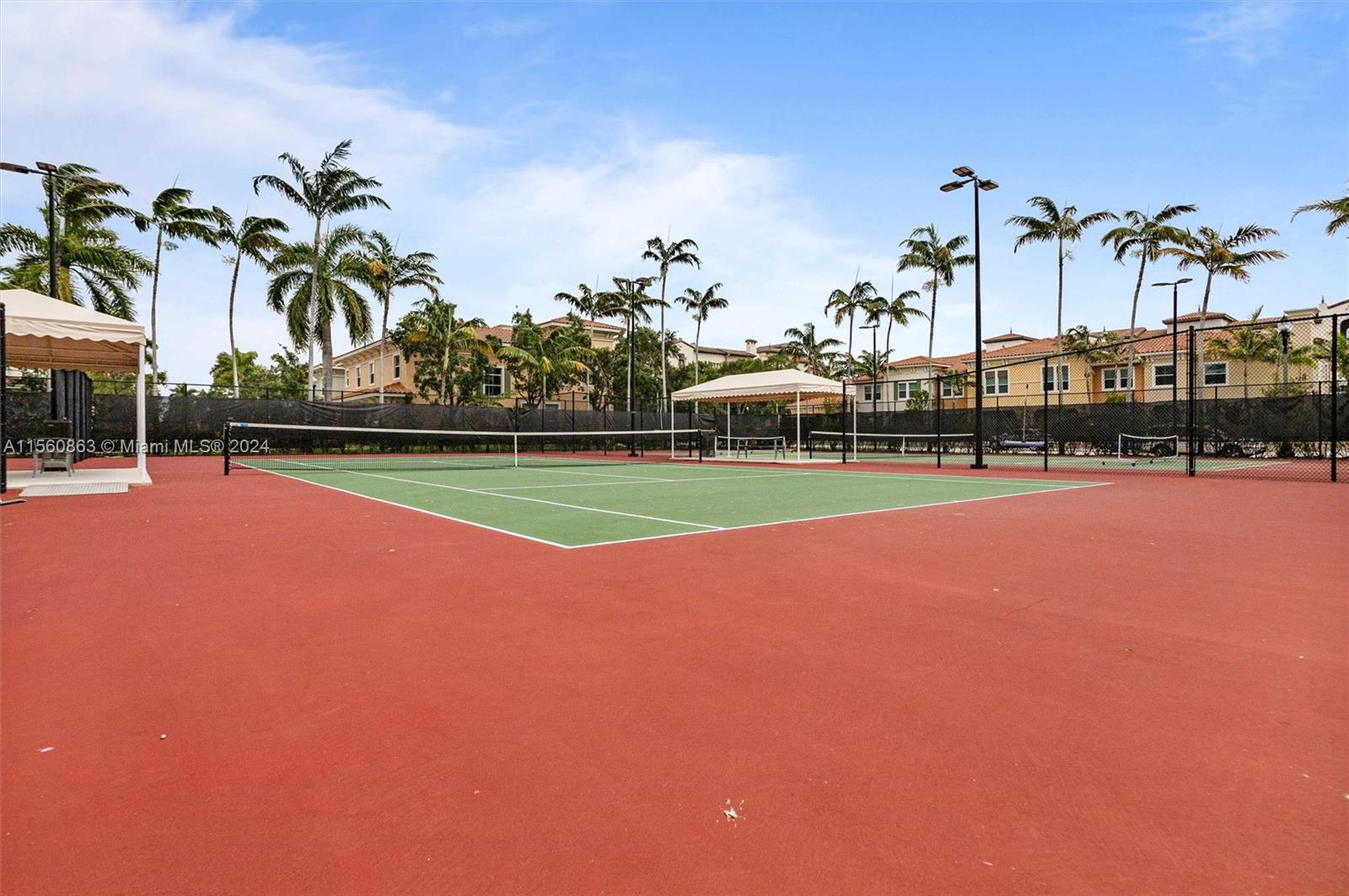 SAWGRASS LAKES - Residential
