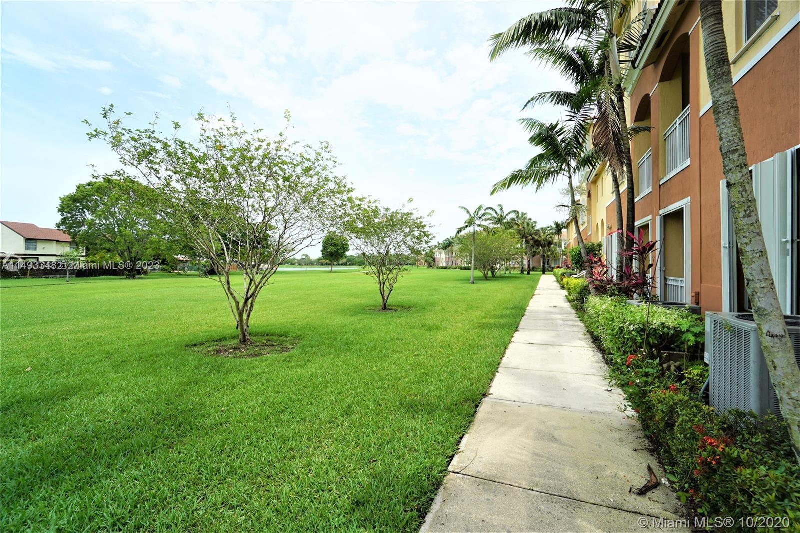 FONTAINBLEAU LAKES COURTY - Residential Lease
