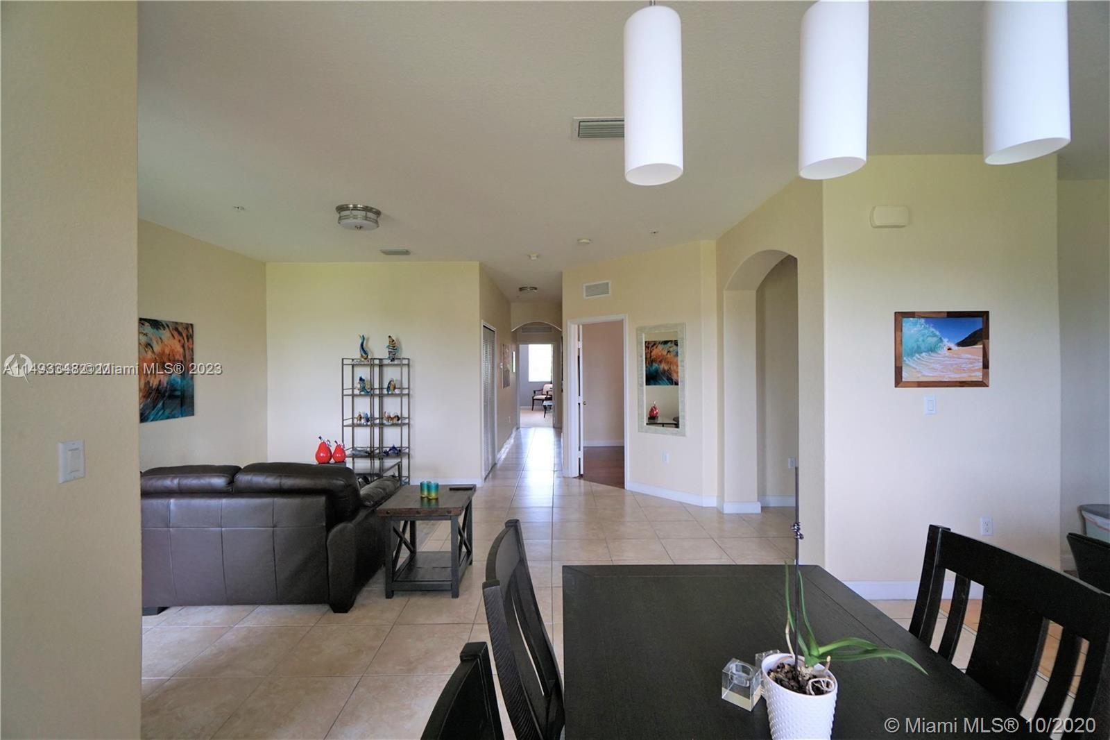 FONTAINBLEAU LAKES COURTY - Residential Lease