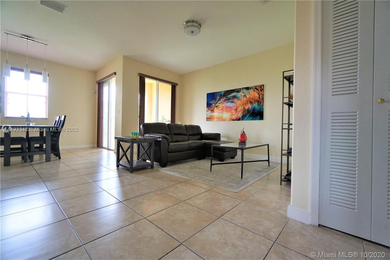 FONTAINBLEAU LAKES COURTY - Residential Lease