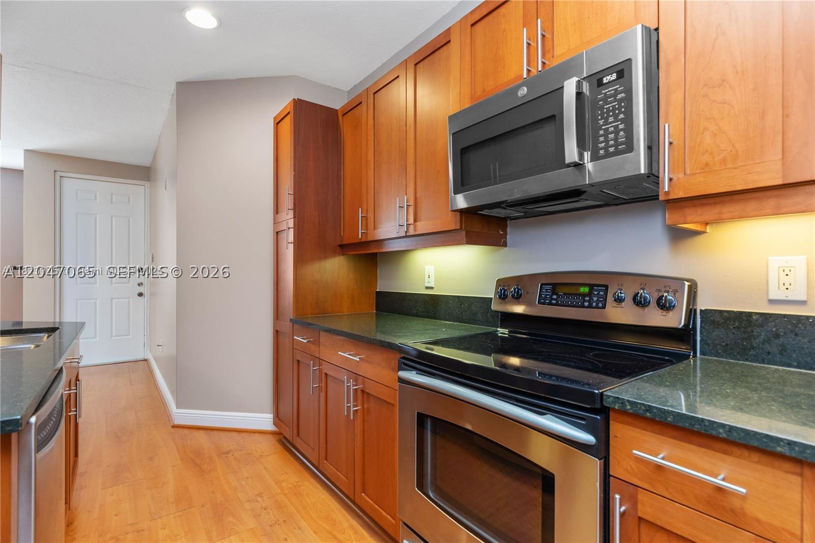 VILLAGE AT SAILBOAT BEND - Residential Lease
