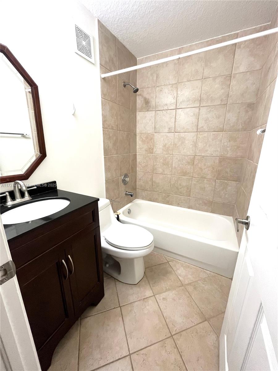 PEMBROKE ISLES 1 - Residential Lease