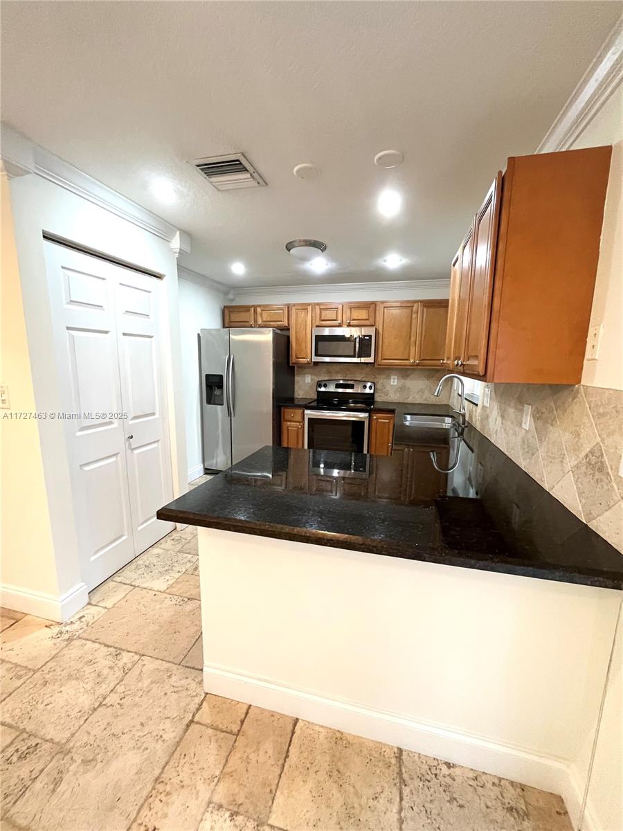 PEMBROKE ISLES 1 - Residential Lease
