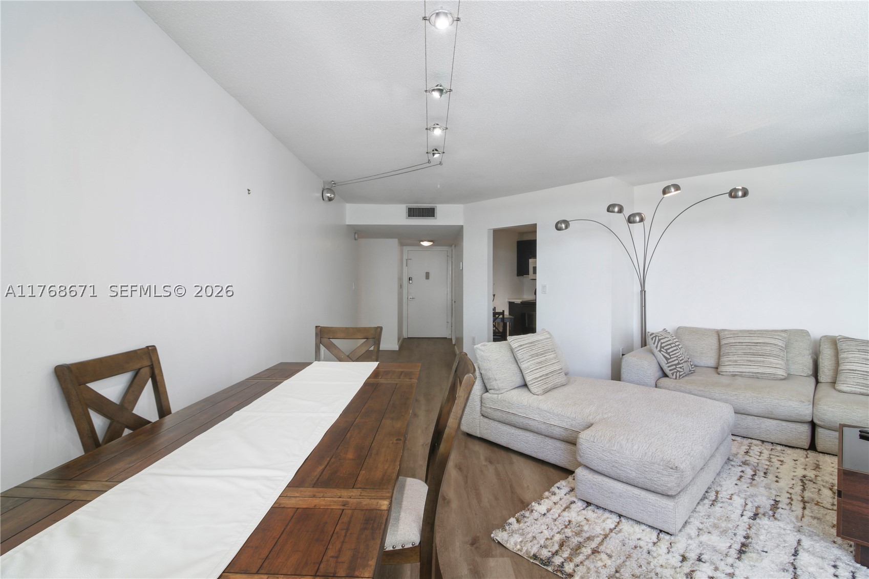 COMMODORE PLAZA CONDO - Residential