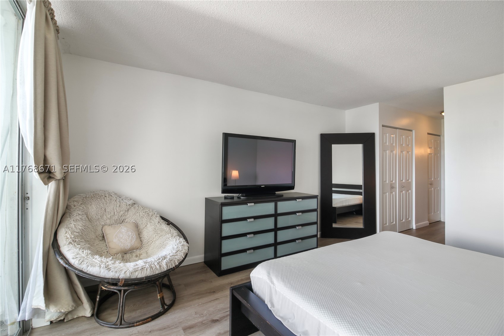 COMMODORE PLAZA CONDO - Residential