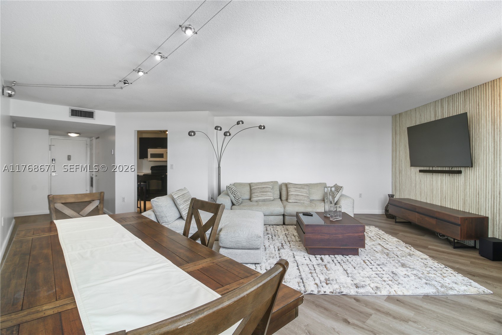 COMMODORE PLAZA CONDO - Residential