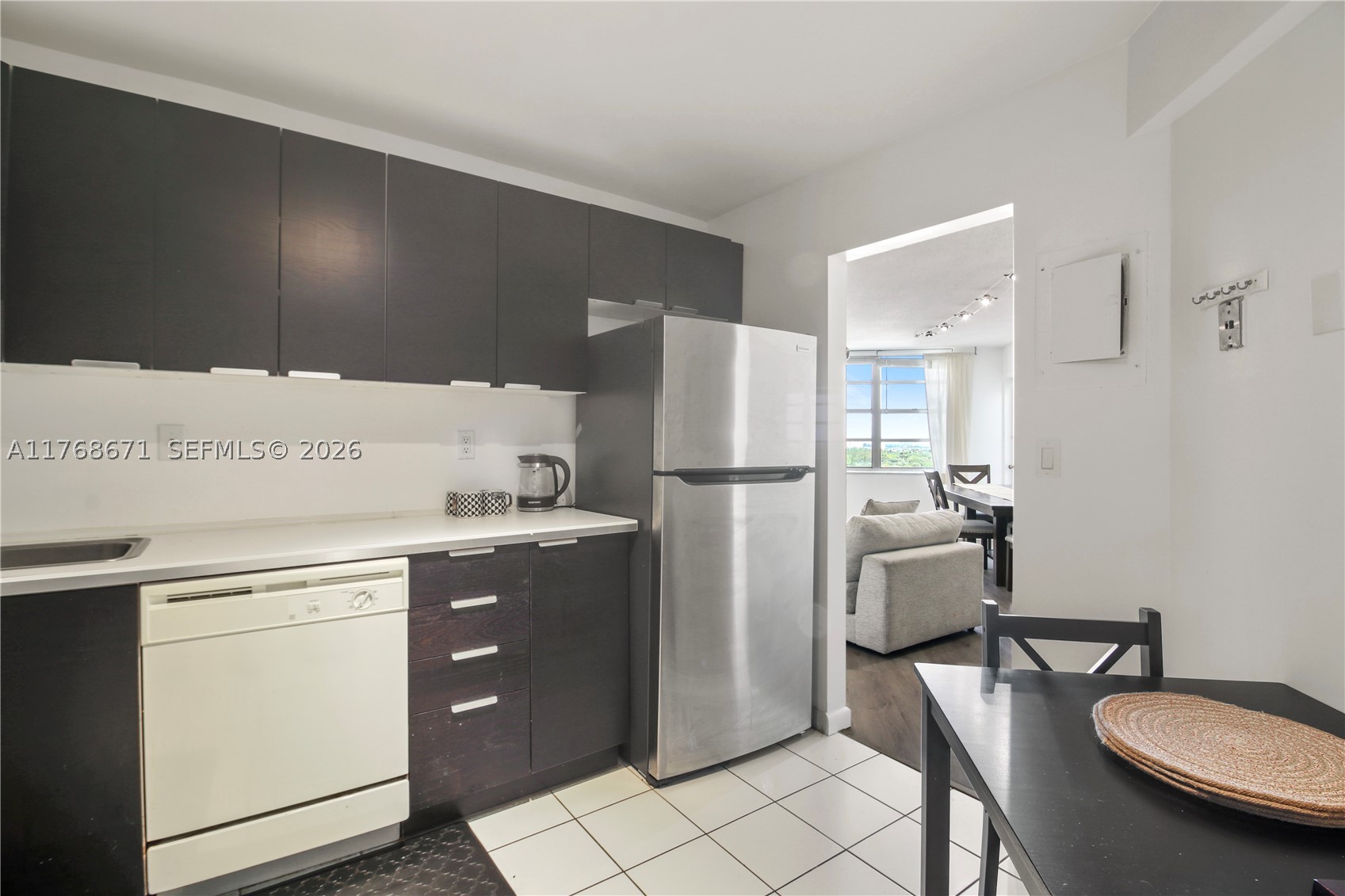 COMMODORE PLAZA CONDO - Residential