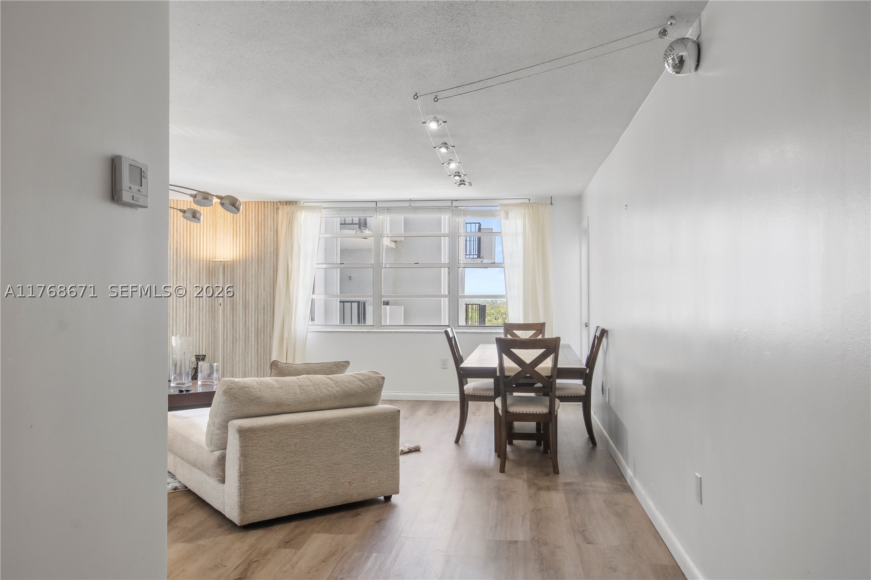 COMMODORE PLAZA CONDO - Residential