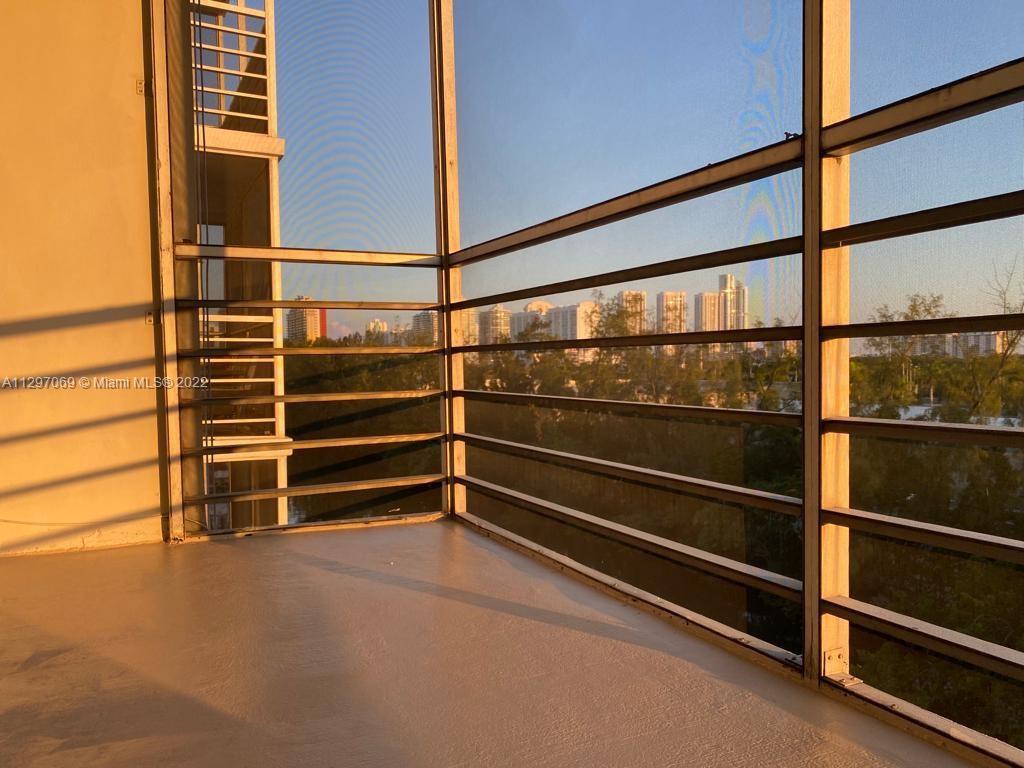 EASTERN SHORES WHITE HOUS - Residential Lease