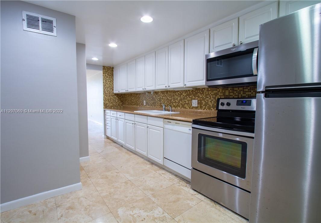 EASTERN SHORES WHITE HOUS - Residential Lease