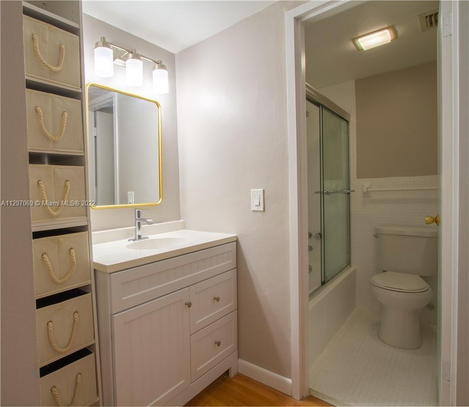EASTERN SHORES WHITE HOUS - Residential Lease