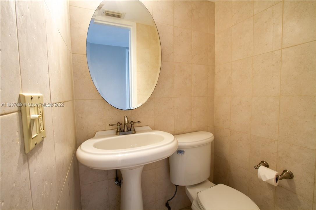 EASTERN SHORES WHITE HOUS - Residential Lease