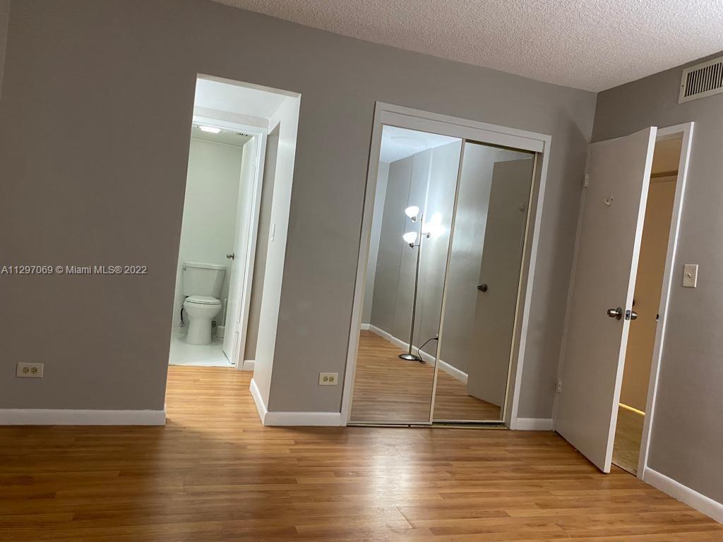 EASTERN SHORES WHITE HOUS - Residential Lease