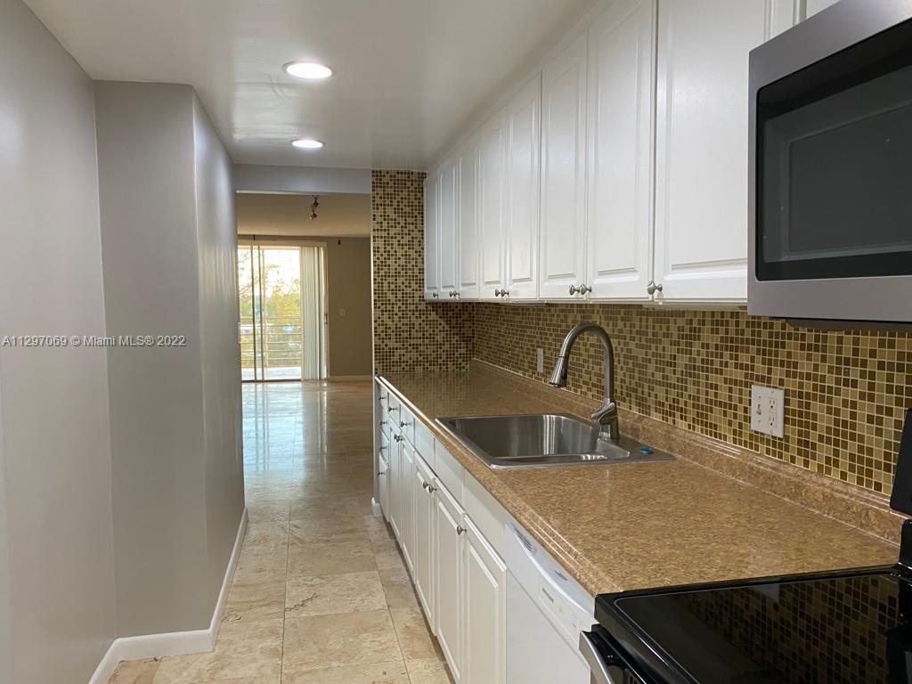 EASTERN SHORES WHITE HOUS - Residential Lease