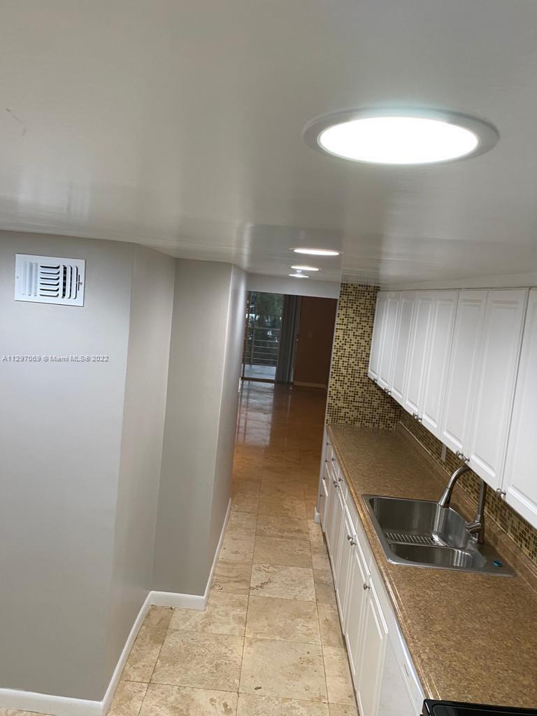 EASTERN SHORES WHITE HOUS - Residential Lease