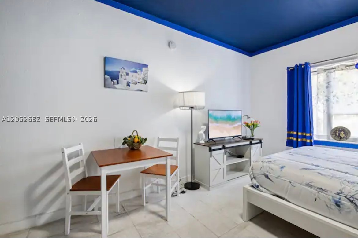 THE MANTELL CONDO - Residential Lease