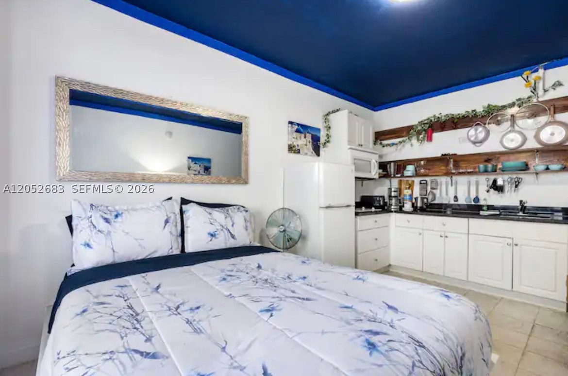 THE MANTELL CONDO - Residential Lease