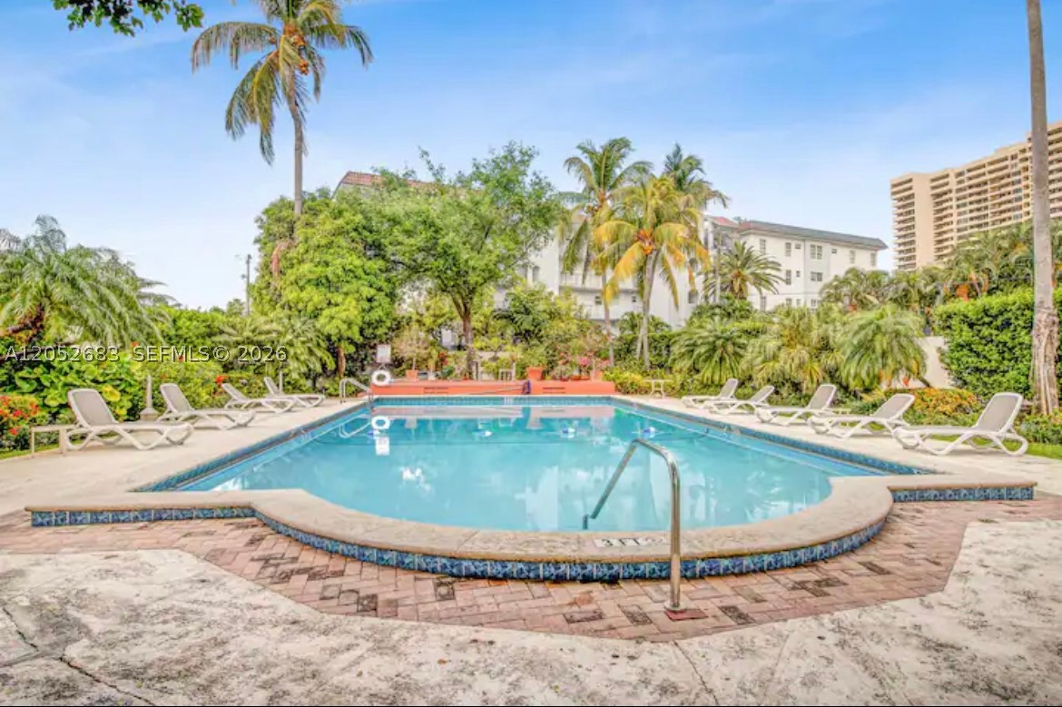 THE MANTELL CONDO - Residential Lease