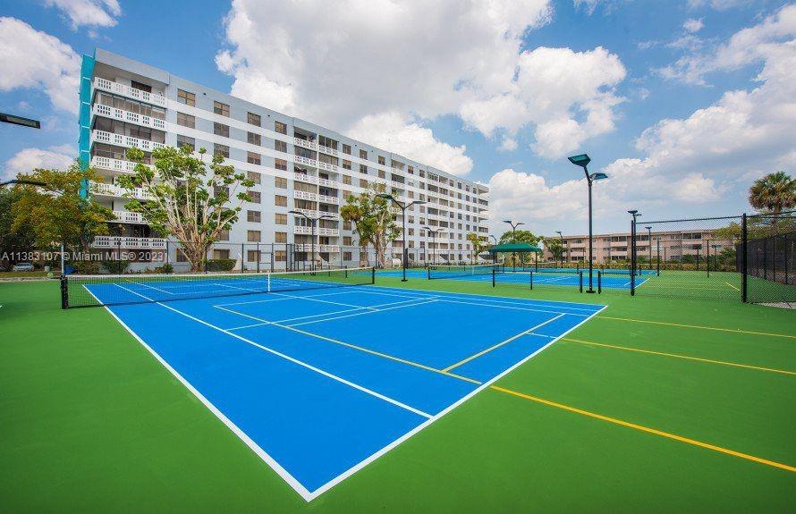 HILLCREST COUNTRY CLUB NO - Residential Lease