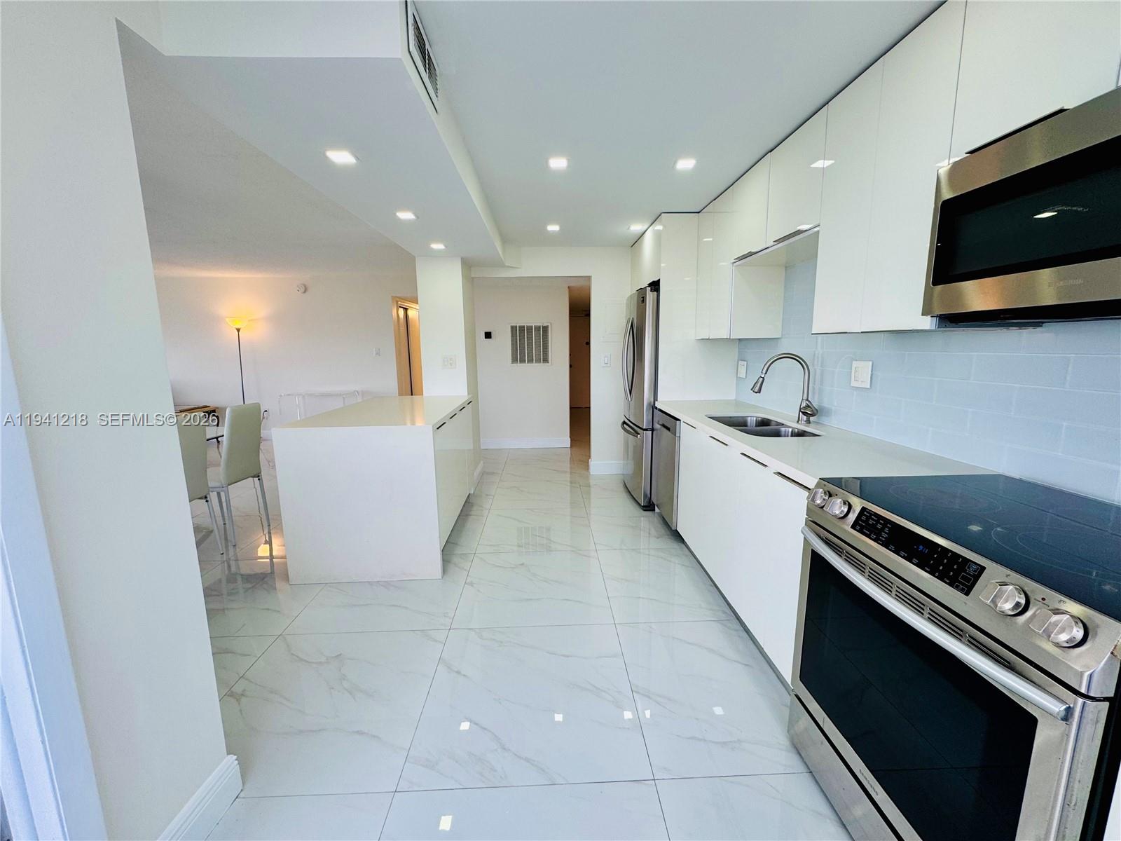 DEL PRADO MARINA - Residential