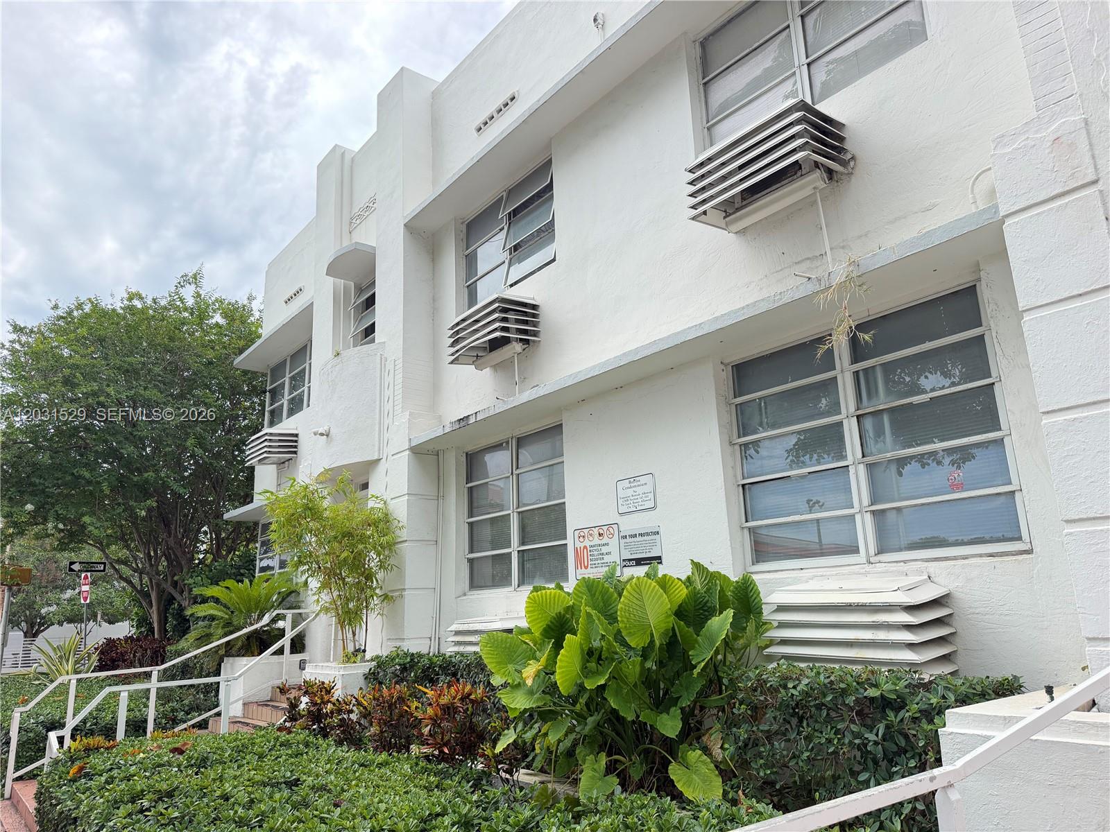 THE BAYLISS CONDO - Residential Lease