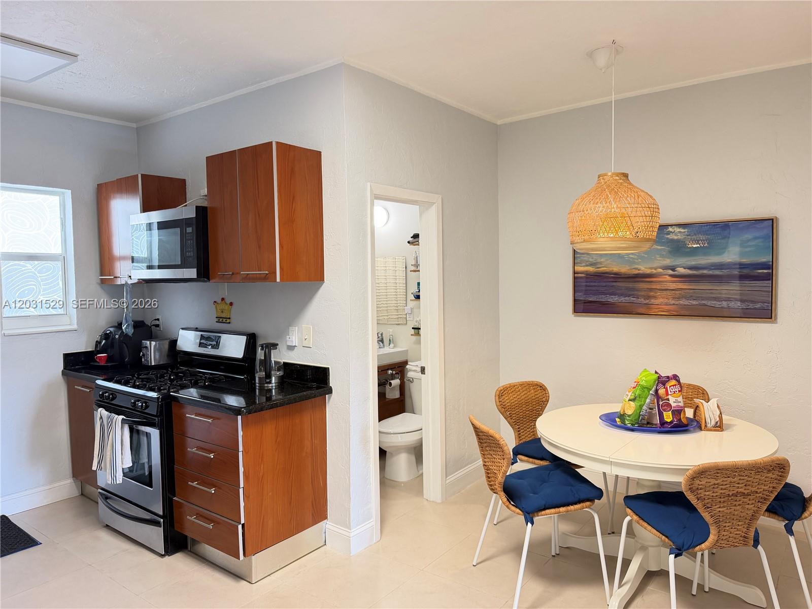 THE BAYLISS CONDO - Residential Lease