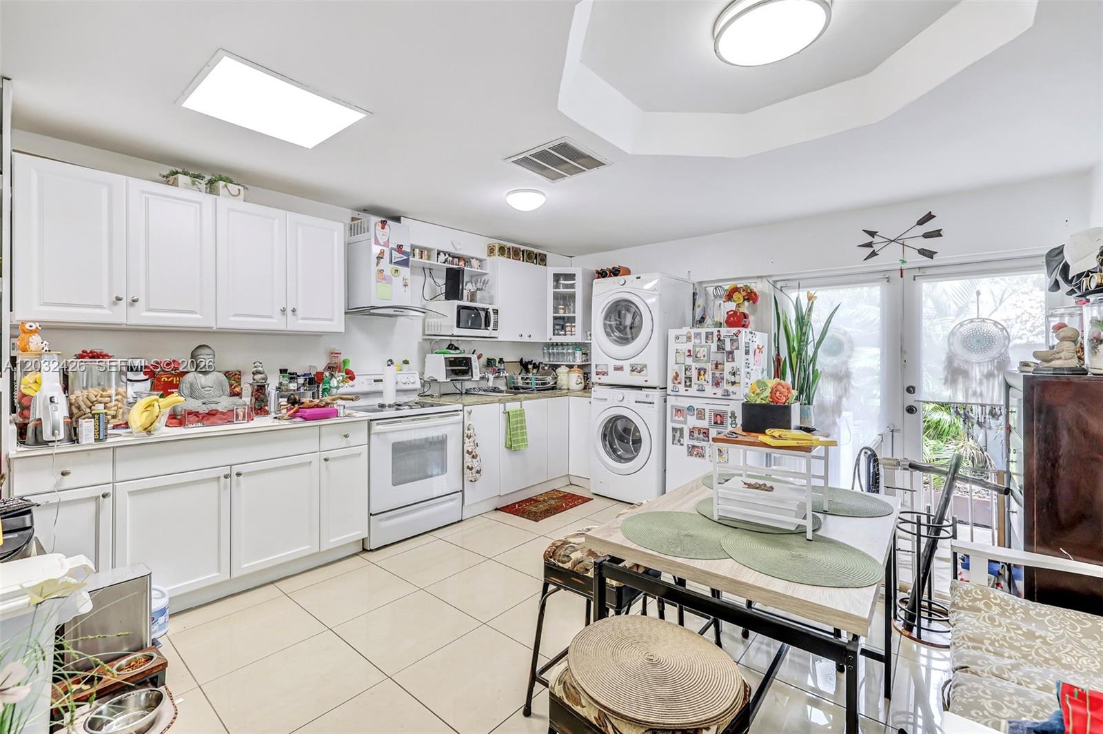 BISCAYNE PARK ESTATES - Residential Income
