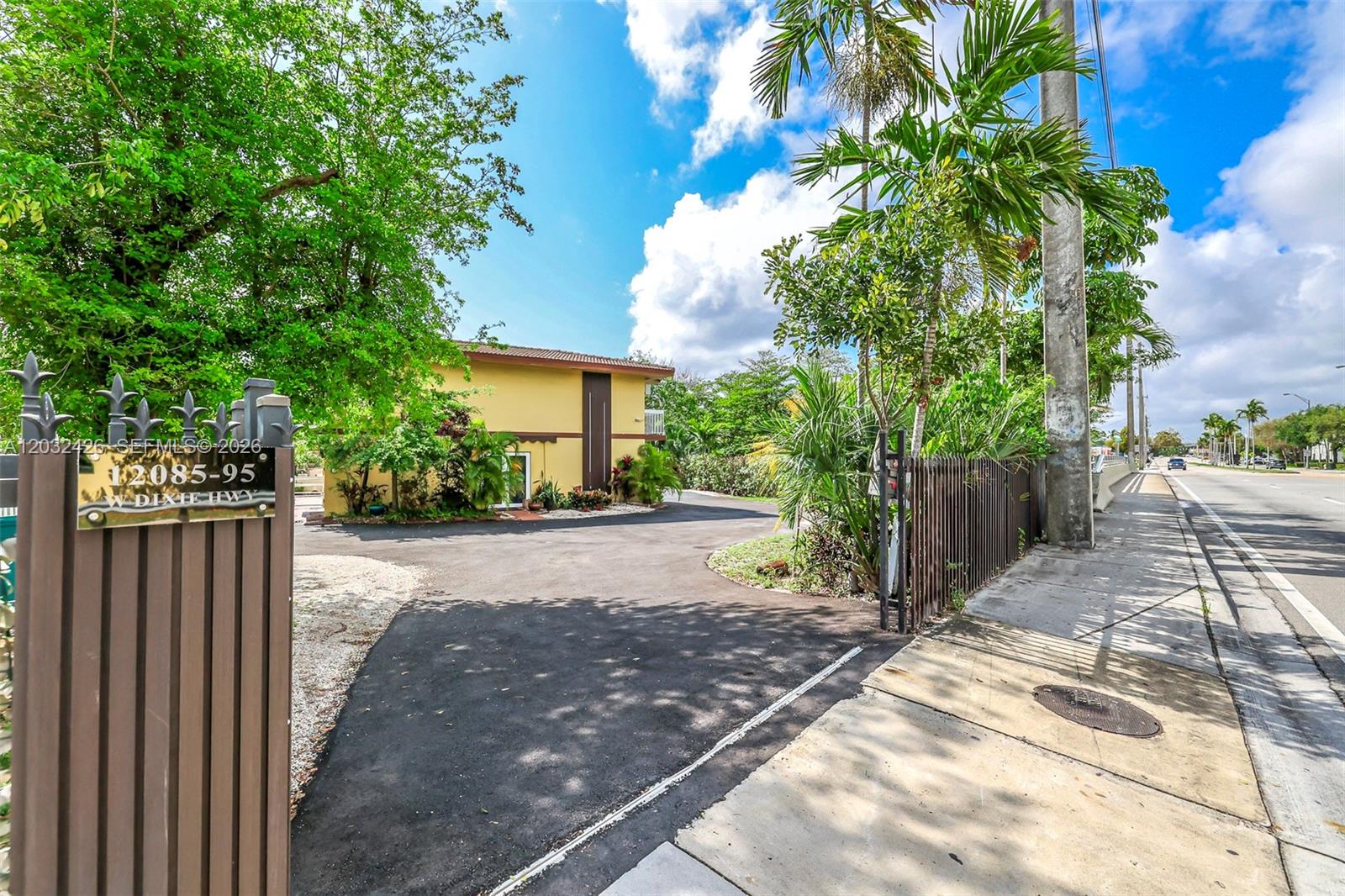 BISCAYNE PARK ESTATES - Residential Income