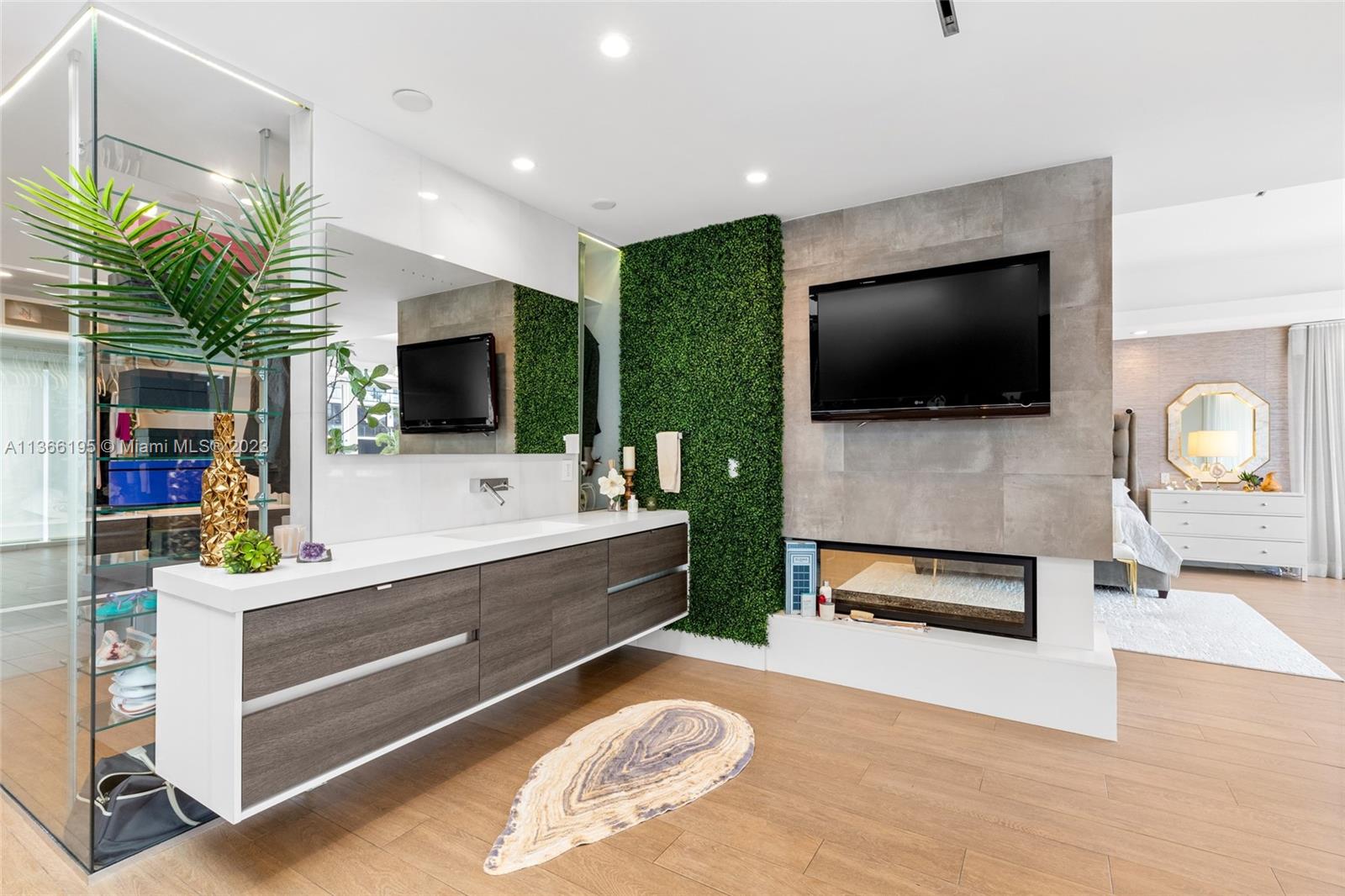 BEACH WAY HEIGHTS UNIT - Residential
