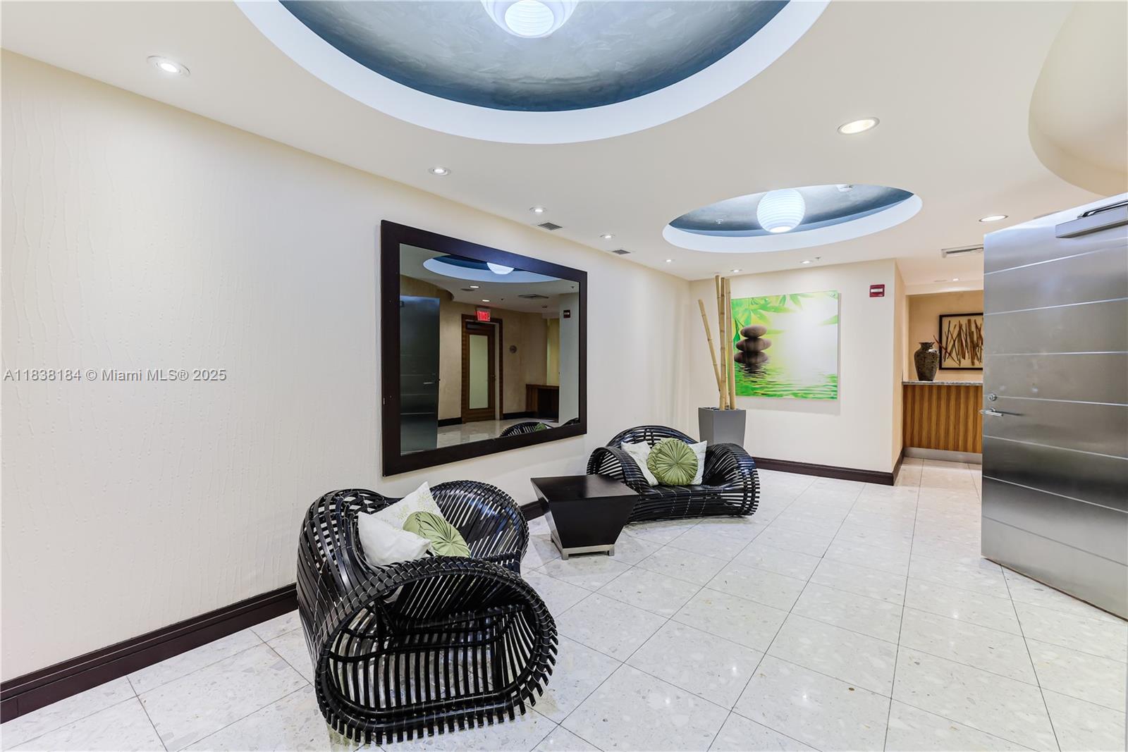 VIZCAYNE SOUTH CONDO - Residential