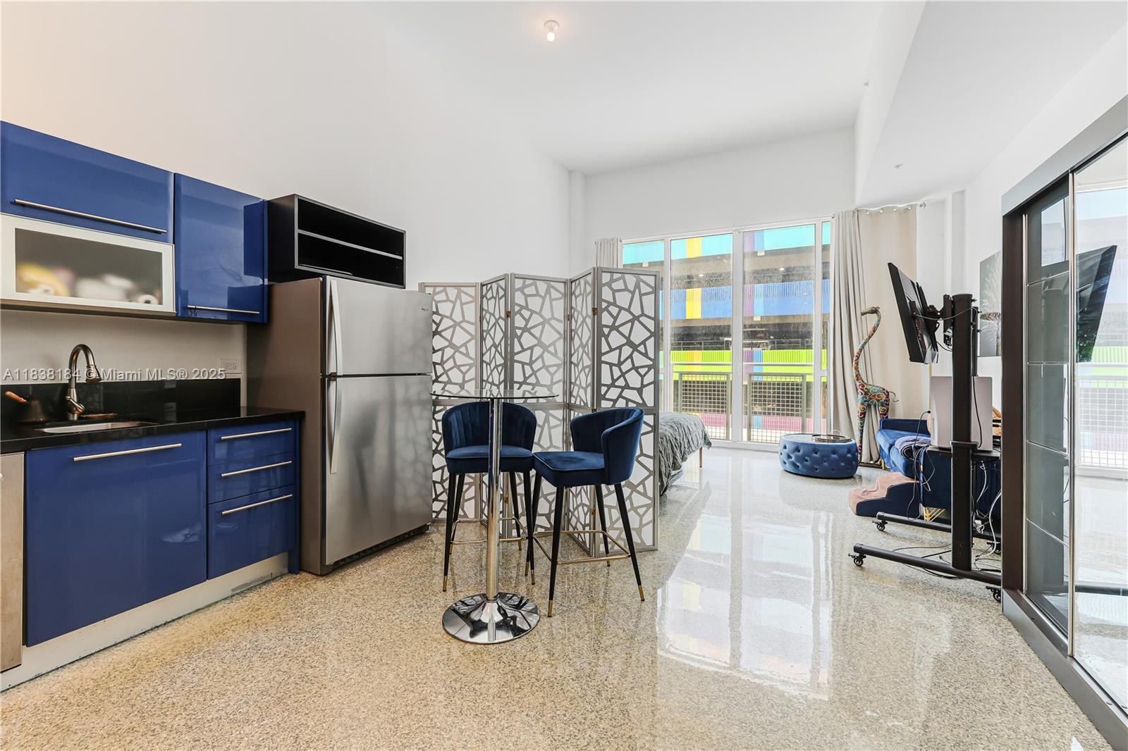 VIZCAYNE SOUTH CONDO - Residential