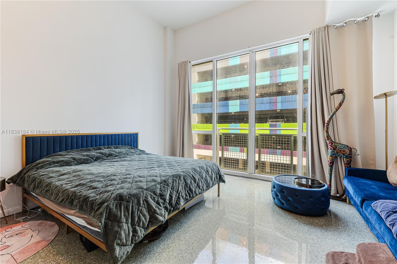 VIZCAYNE SOUTH CONDO - Residential