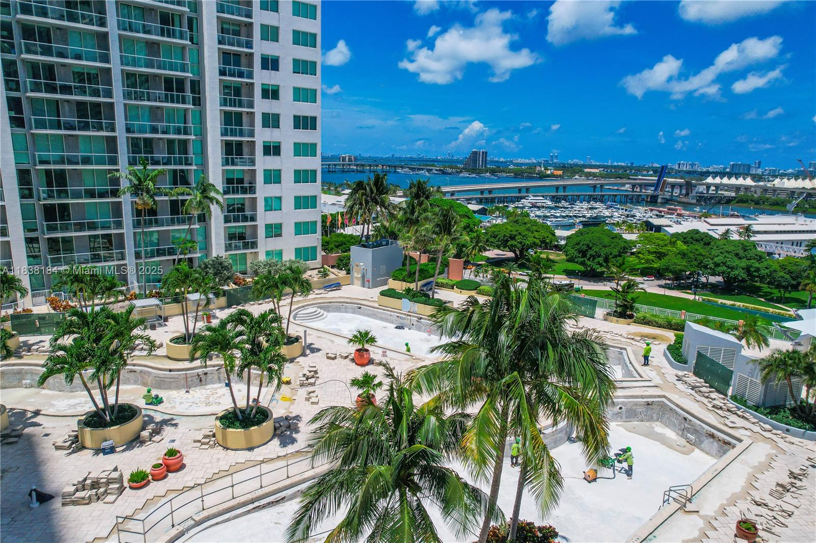 VIZCAYNE SOUTH CONDO - Residential
