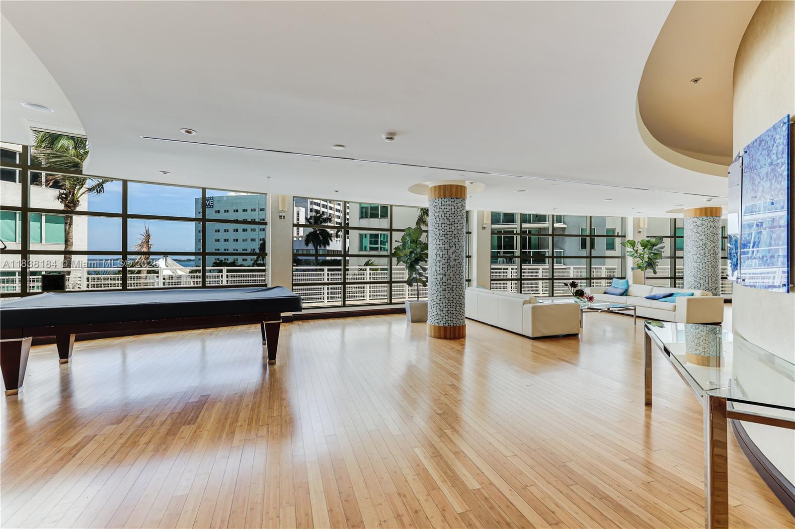 VIZCAYNE SOUTH CONDO - Residential