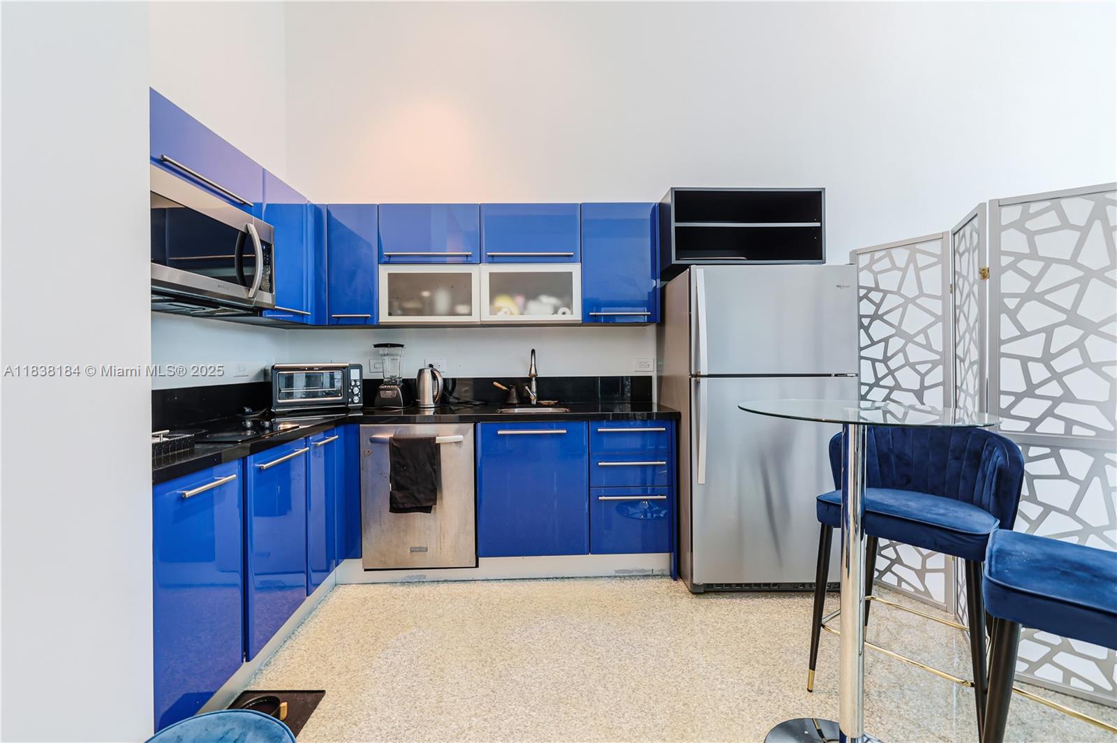 VIZCAYNE SOUTH CONDO - Residential