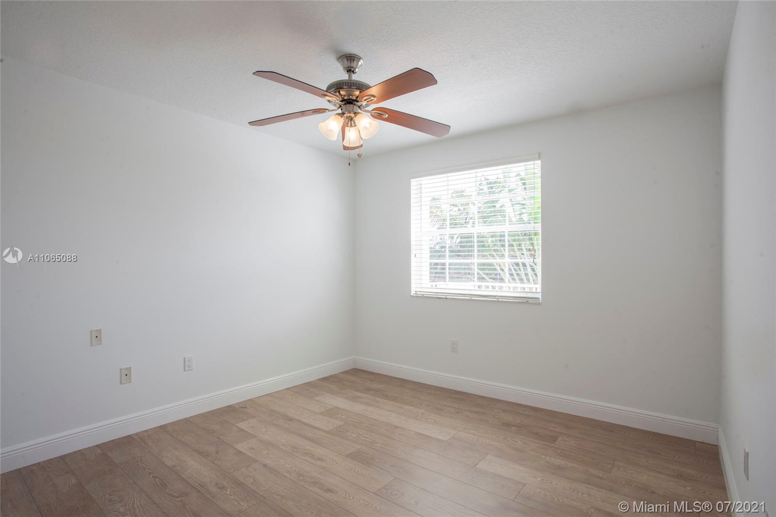 DORAL GLEN - Residential Lease