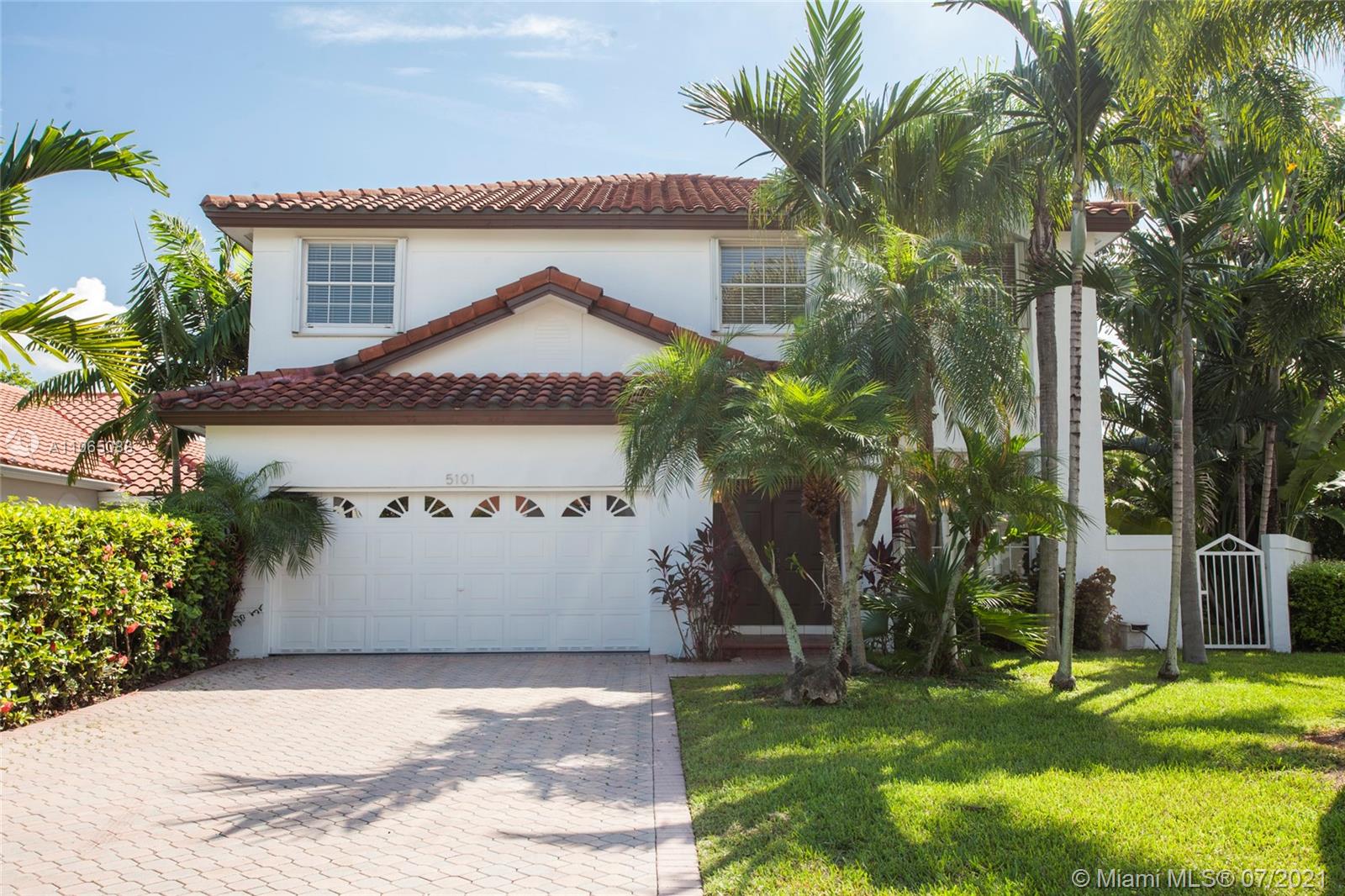 Enjoy privacy and endless views from a corner lot resort style residence in the sought after Doral Glenn. Centrally located a short distance from the Doral Park Clubhouse and in close proximity to top rated schools and popular malls, restaurants, entertainment venues and major expressways. This residence features amazing backyard with pool, open and covered terrace, stainless steel appliances with gas range, hardwood flooring, large master suite with sitting area leading out to the large outdoor balcony terrace, convenient accordion hurricane shutters and more.