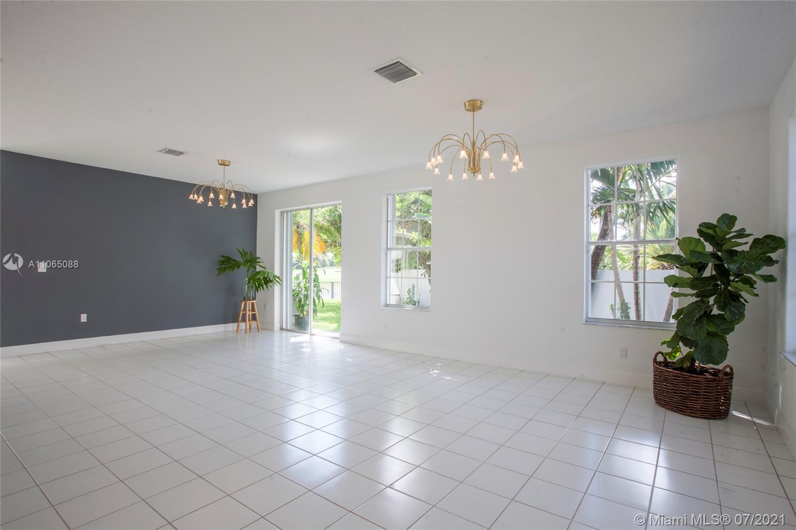 DORAL GLEN - Residential Lease