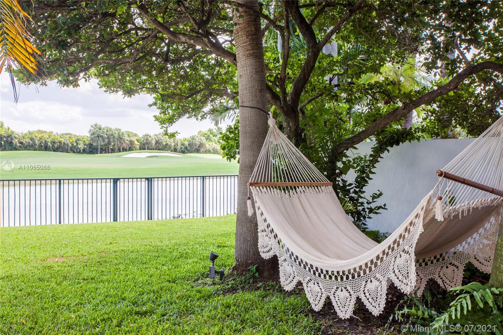DORAL GLEN - Residential Lease