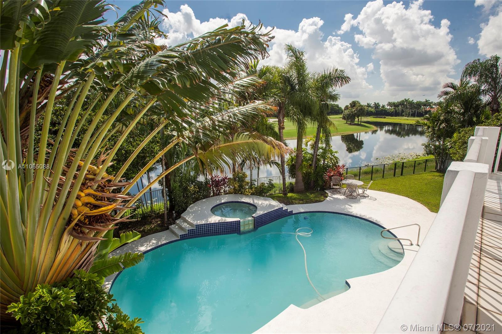 DORAL GLEN - Residential Lease