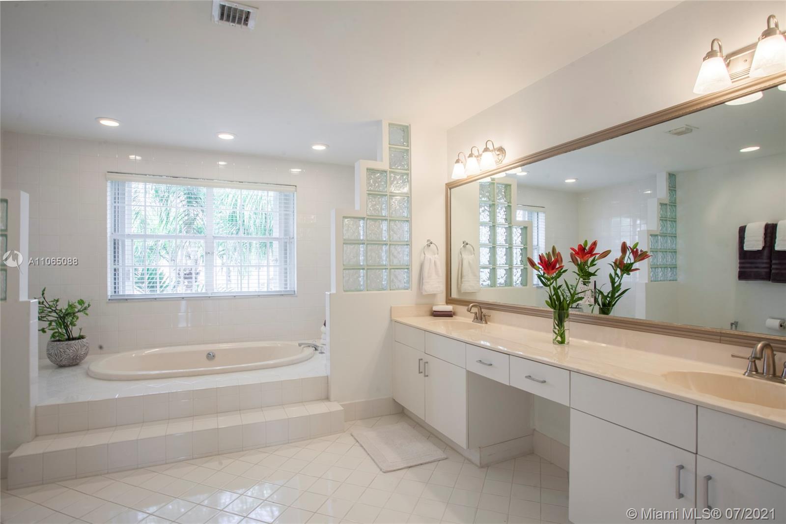 DORAL GLEN - Residential Lease