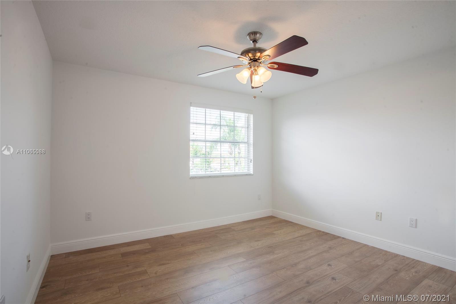 DORAL GLEN - Residential Lease
