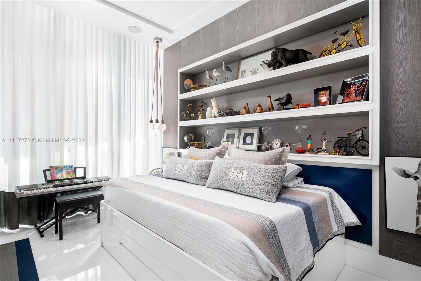 CHATEAU BEACH - Residential