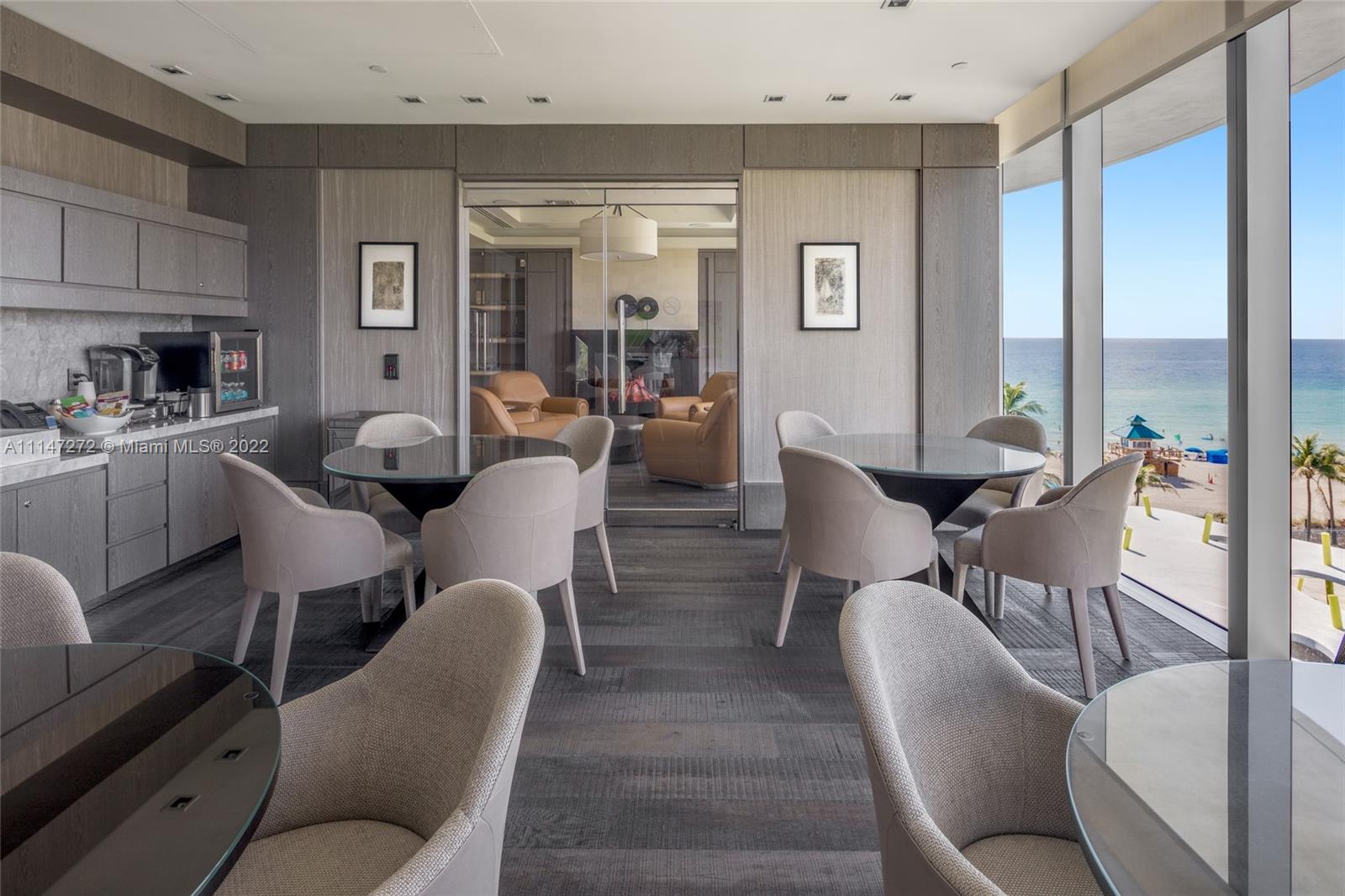 CHATEAU BEACH - Residential