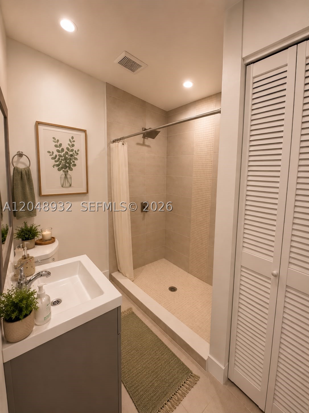 CONTRY LAKES MOBILE HOME - Residential