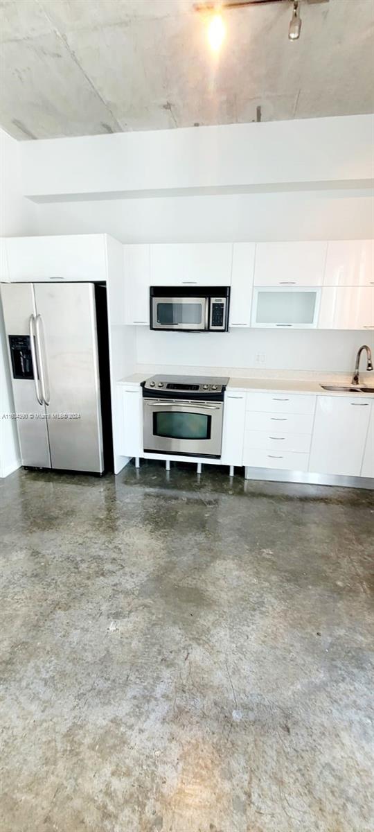 THE LOFT DOWNTOWN II COND - Residential Lease