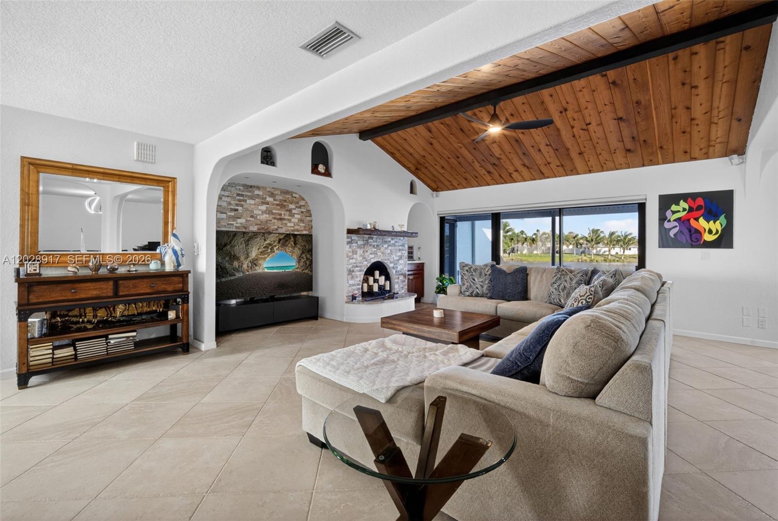 CRYSTAL HEIGHTS - Residential