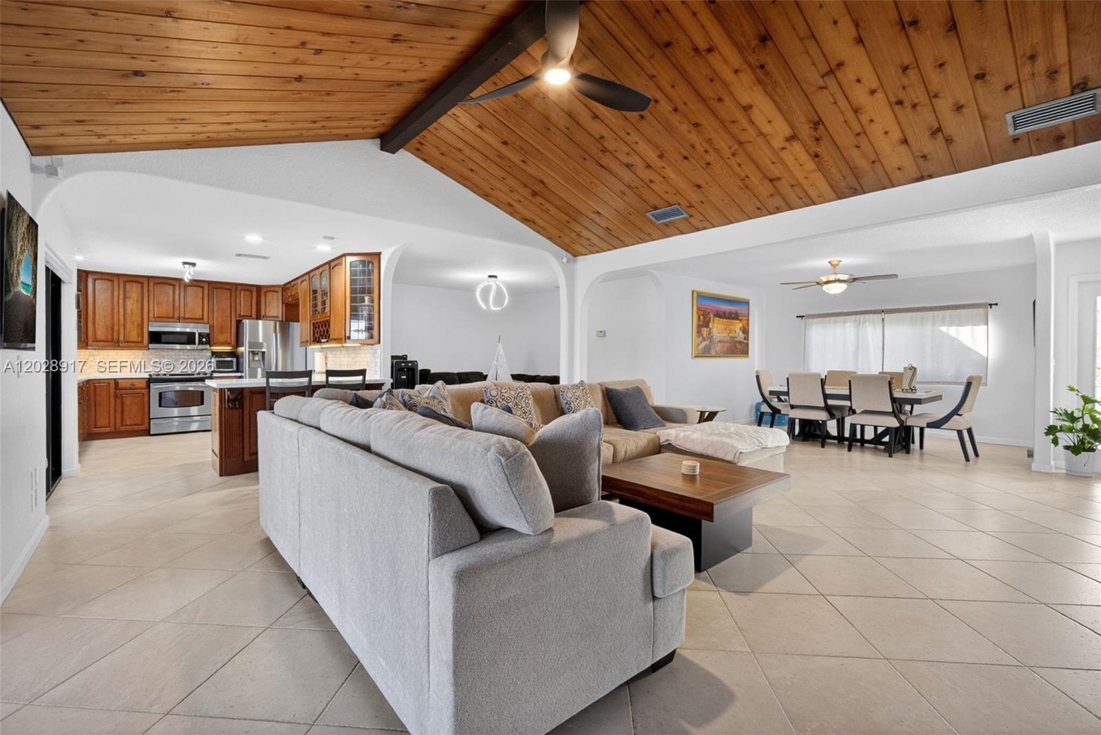 CRYSTAL HEIGHTS - Residential
