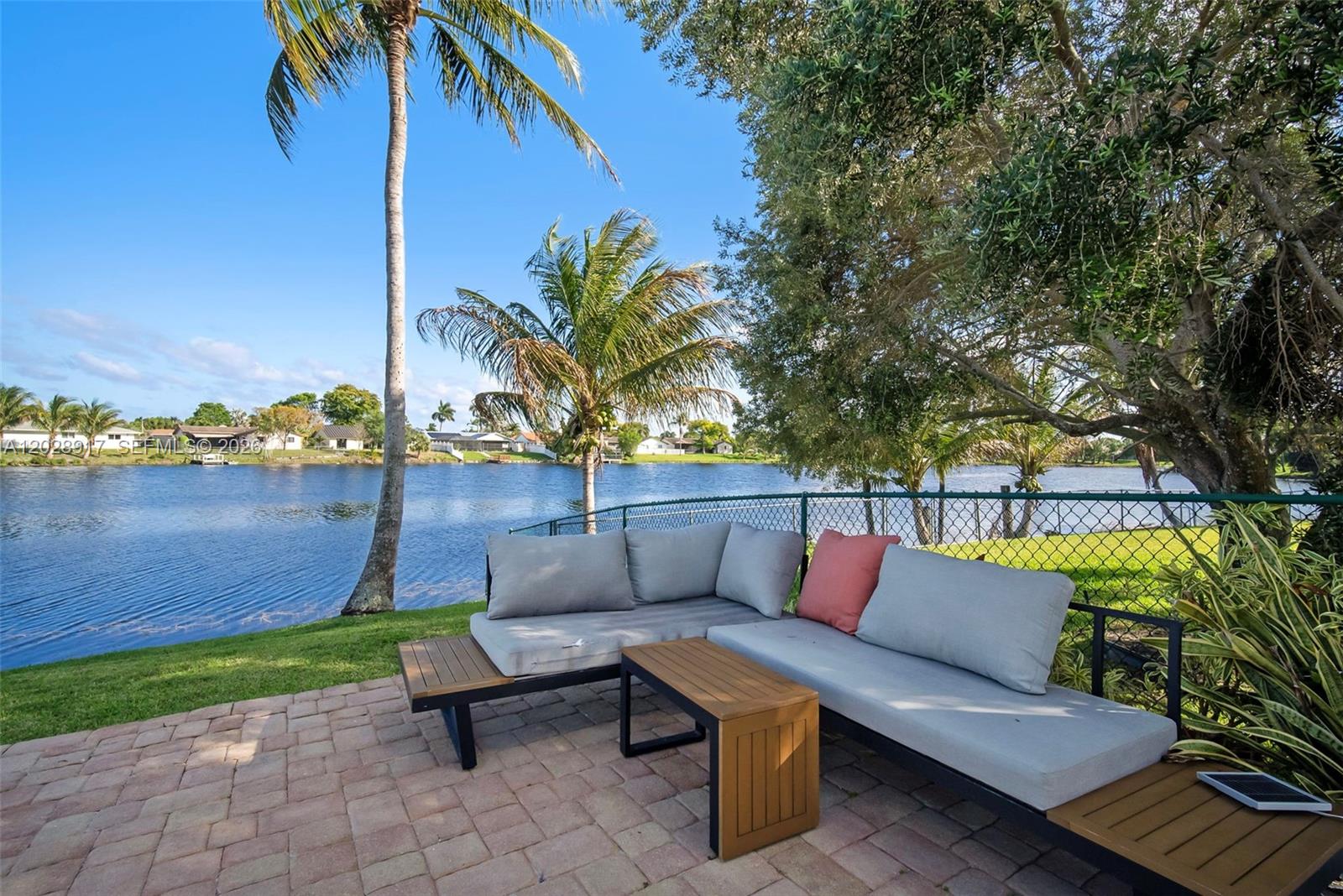 CRYSTAL HEIGHTS - Residential